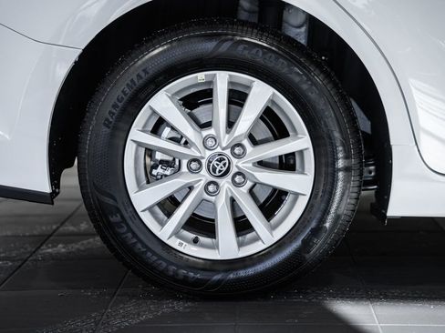 Used 2026 Toyota Camry LE image 17