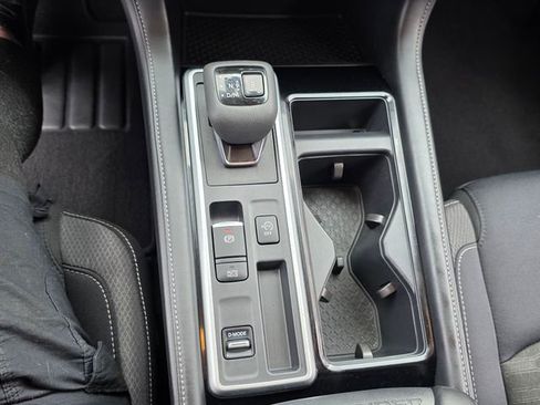 Used 2025 Nissan Pathfinder SV FWD image 35