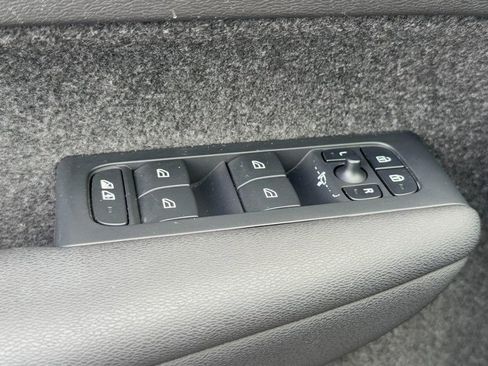 Certified 2023 Volvo C40 P8 Recharge Ultimate image 23