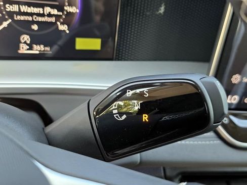 New 2025 Volkswagen Tiguan SE image 18