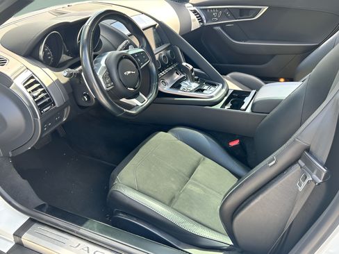 Used 2019 Jaguar F-TYPE Coupe RWD image 9