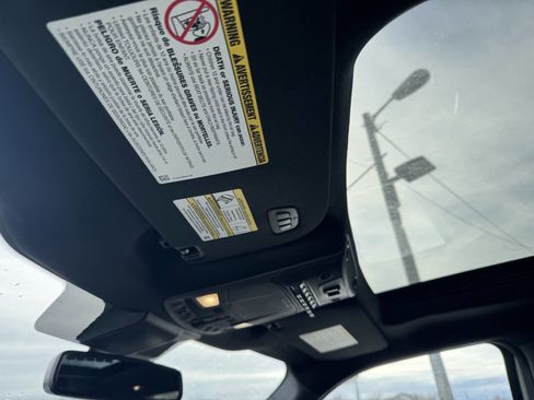 Used 2022 Ford F350 Platinum w/ FX4 Off-Road Package image 25