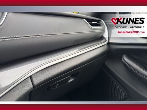 Used 2023 Jeep Grand Cherokee L Laredo image 26