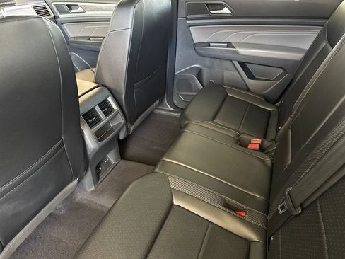 Used 2021 Volkswagen Atlas Cross Sport SE FWD image 11