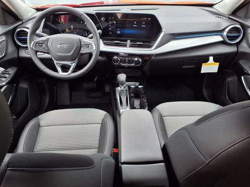 New 2026 Chevrolet Trax LT w/ Driver Confidence Package FWD image 7