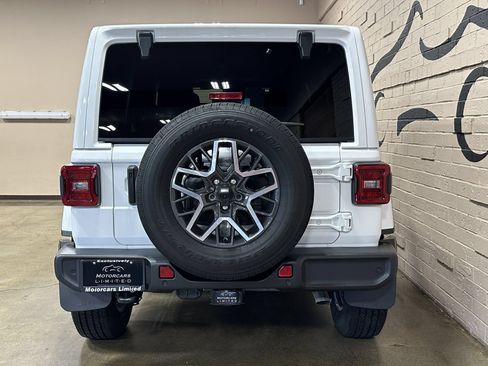 Used 2024 Jeep Wrangler Unlimited Sahara w/ Technology Group AWD/4WD image 6