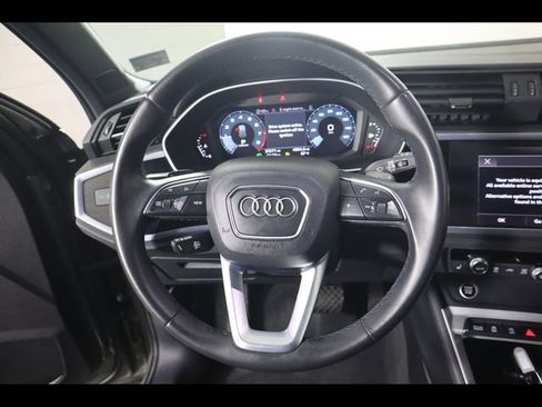 Used 2022 Audi Q3 2.0T Premium w/ Convenience Package AWD/4WD image 21