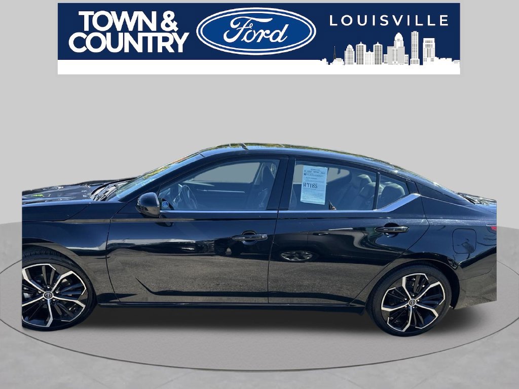 Used 2024 Nissan Altima 2.5 SR w/ SR Premium Package FWD image 19