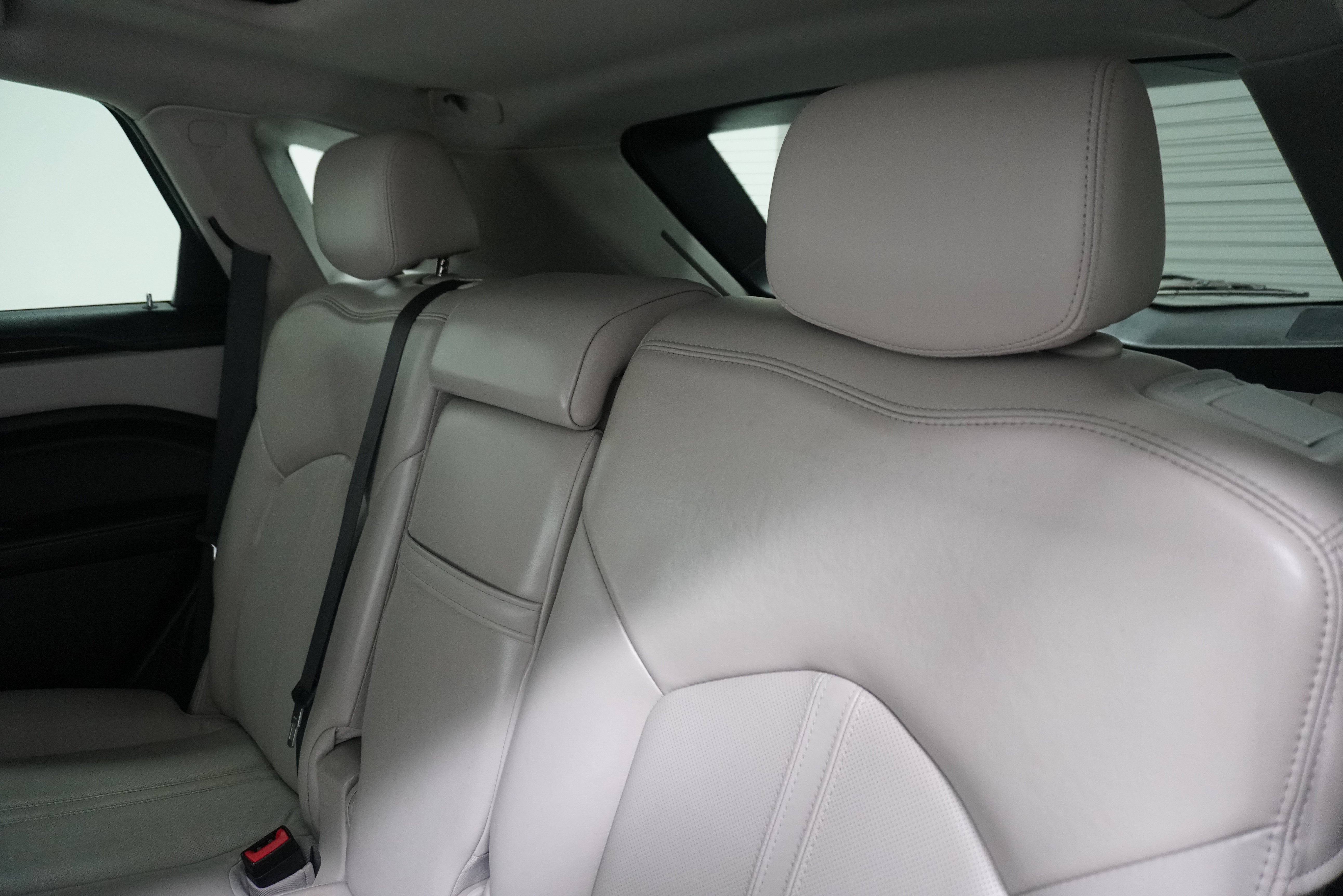 Used 2014 Cadillac SRX Luxury w/ Driver Awareness Package FWD image 11