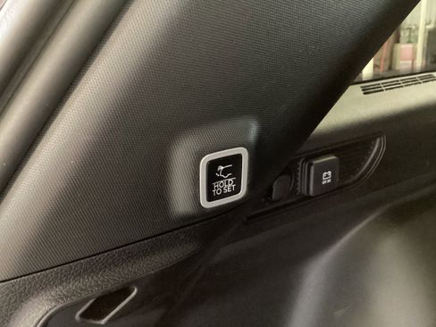 Used 2024 Jeep Grand Cherokee Limited w/ Luxury Tech Group II AWD/4WD image 6