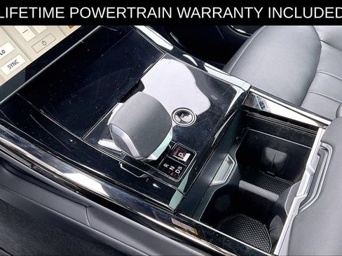 Used 2025 Land Rover Range Rover Sport SE AWD/4WD image 19
