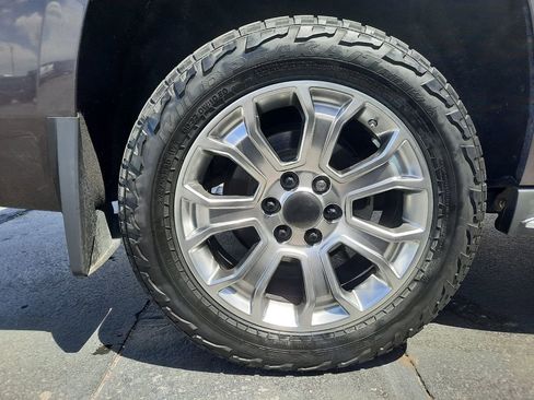 Used 2016 Chevrolet Suburban LTZ AWD/4WD image 22