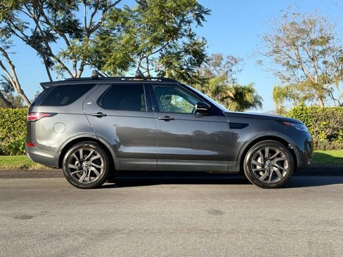 Used 2018 Land Rover Discovery HSE image 8