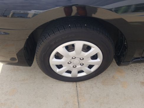 Used 2009 Mitsubishi Galant image 20