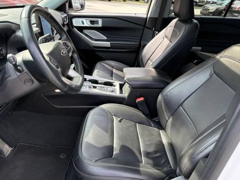 Used 2023 Ford Explorer Limited w/ Limited Technology Package AWD/4WD image 9