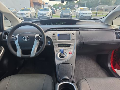Used 2014 Toyota Prius Two FWD image 17