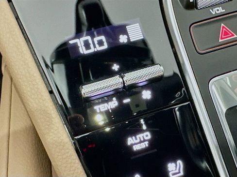 Used 2023 Porsche Cayenne Platinum Edition image 14