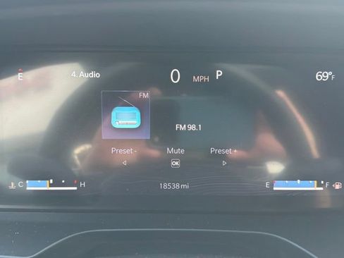 Used 2023 Jeep Grand Cherokee L Laredo AWD/4WD image 22