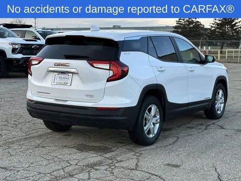 Used 2023 GMC Terrain SLE image 7