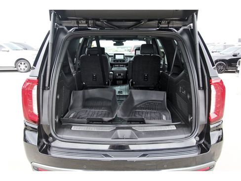 Used 2024 GMC Yukon XL AT4 w/ AT4 Premium Package AWD/4WD image 29