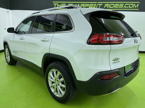Used 2017 Jeep Cherokee Limited image 7