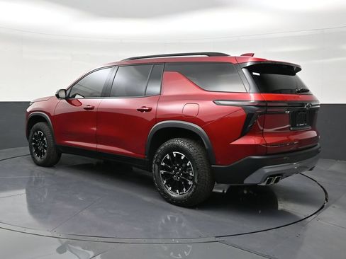 Used 2025 Chevrolet Traverse Z71 w/ Enhanced Driving Package AWD/4WD image 3