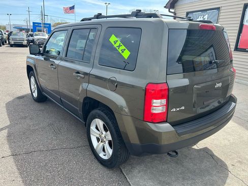 Used 2015 Jeep Patriot Latitude w/ Sun/Sound Group AWD/4WD image 7