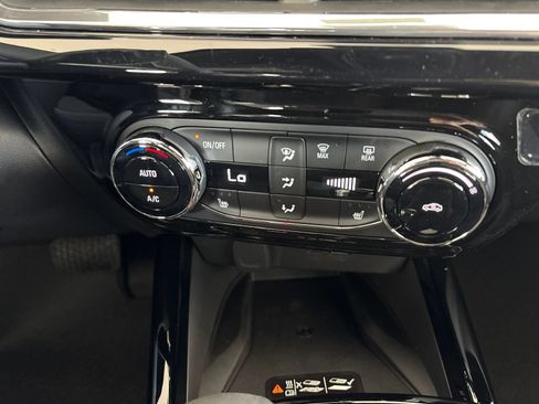 New 2026 Chevrolet Trax RS w/ Sunroof Package FWD image 23