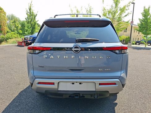 Certified 2024 Nissan Pathfinder SL w/ SL Premium Package AWD/4WD image 5