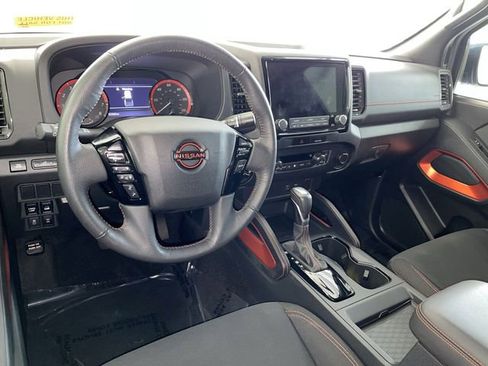 Used 2022 Nissan Frontier PRO-4X image 17