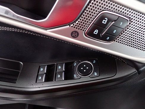 Used 2020 Ford Explorer Limited image 21