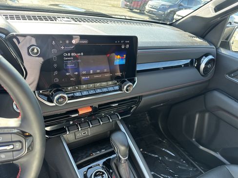 Used 2023 Chevrolet Colorado Z71 w/ Z71 Convenience Package 2 image 29