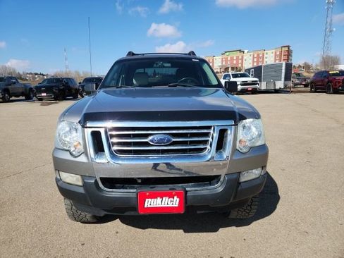 Used 2008 Ford Explorer Sport Trac XLT image 2