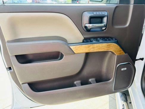 Used 2018 Chevrolet Silverado 1500 LTZ w/ Sport Package AWD/4WD image 9