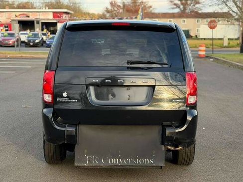 Used 2015 Dodge Grand Caravan American Value Package w/ UConnect Hands-Free Group image 6