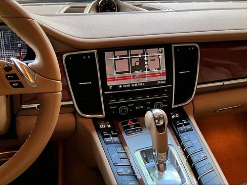 Used 2014 Porsche Panamera image 6
