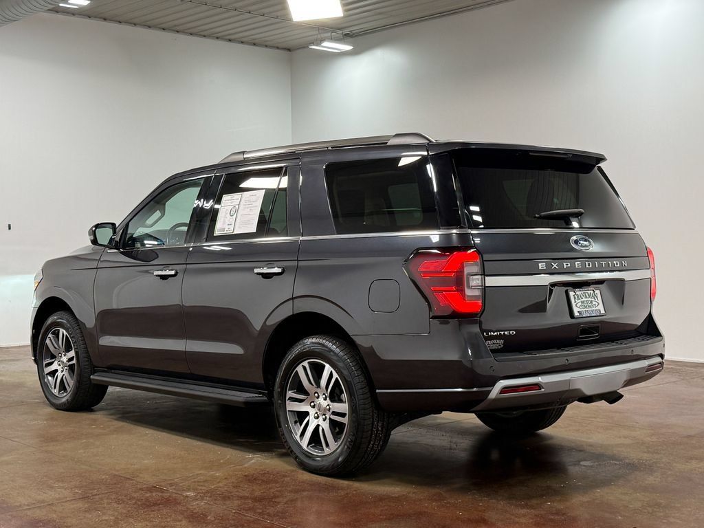 Used 2024 Ford Expedition Limited AWD/4WD image 5