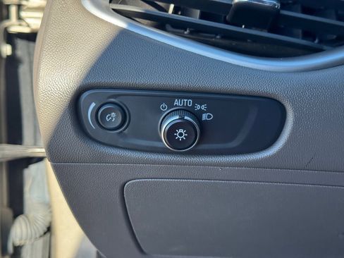 Used 2022 Chevrolet Malibu LT image 22