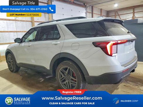 Used 2026 Ford Explorer ST-Line w/ ST-Line Street Pack AWD/4WD image 3