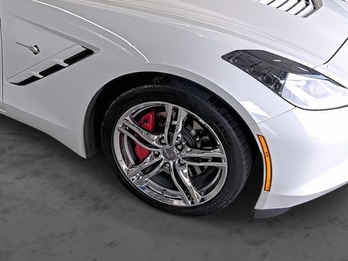 Used 2016 Chevrolet Corvette Stingray Coupe w/ 2LT Preferred Equipment Group RWD image 16