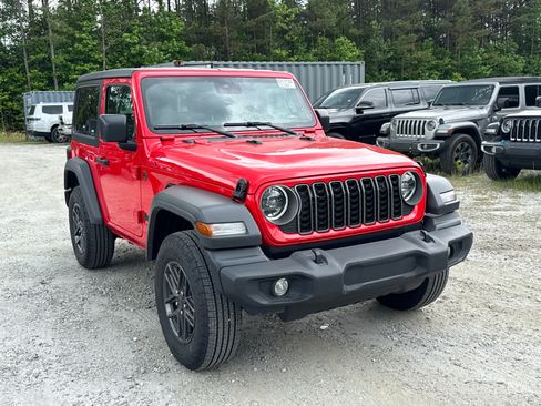 Used 2025 Jeep Wrangler Sport AWD/4WD image 5