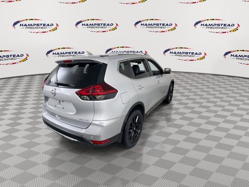 Used 2019 Nissan Rogue SL w/ Premium Package image 8