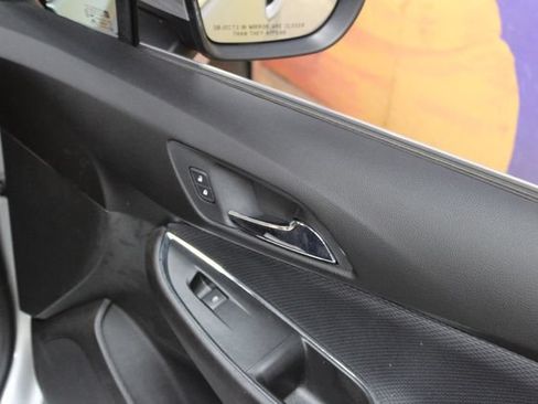 Used 2018 Chevrolet Cruze LT w/ LT Convenience Package FWD image 11