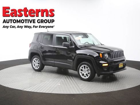 Used 2023 Jeep Renegade Latitude AWD/4WD image 48