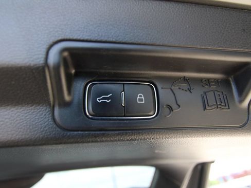 Used 2021 Ford Explorer XLT w/ Equipment Group 202A AWD/4WD image 37