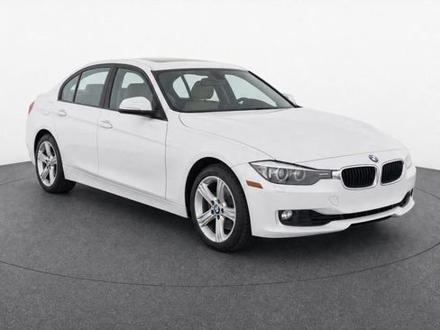 Used 2014 BMW 320i xDrive Sedan AWD/4WD image 3