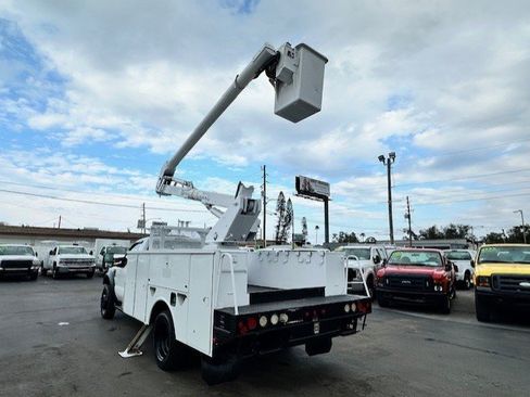 Used 2009 Ford F550 2WD Regular Cab Super Duty image 8