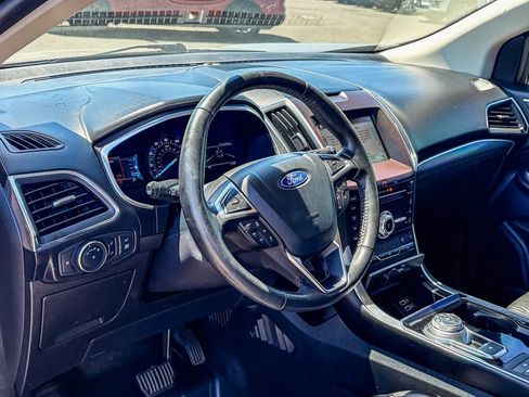 Used 2019 Ford Edge Titanium w/ Equipment Group 301A AWD/4WD image 8