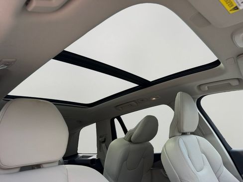 Certified 2023 Volvo XC90 B6 Plus AWD/4WD image 7