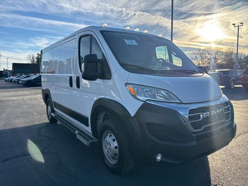Used 2023 RAM ProMaster 2500 image 4